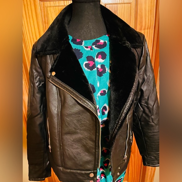 Faux leather Moto jacket with faux fur interior - Picture 5 of 5